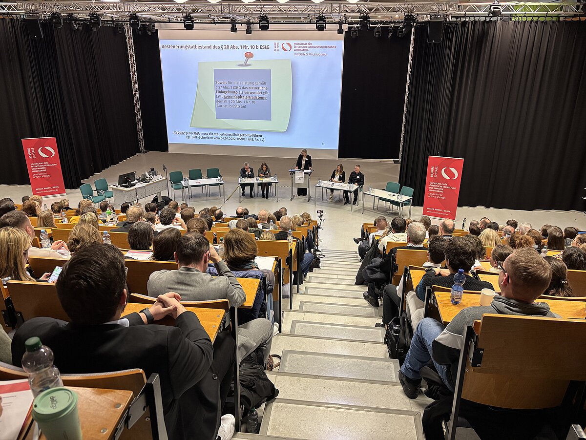 Die Hochschule für öffentliche Verwaltung und Finanzen Ludwigsburg versteht sich als Kompetenzzentrum für die öffentliche Verwaltung.